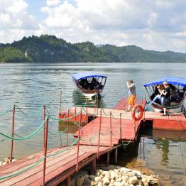 CZORSZTYNIANKA gondolas kruīzi pa Czorsztyńskie ezeru, naktsmītne DZIEDRUS Polija Pieniny Mountains