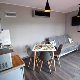 CZORSZTYNIANKA gondolas kruīzi pa Czorsztyńskie ezeru, naktsmītne DZIEDRUS Polija Pieniny Mountains